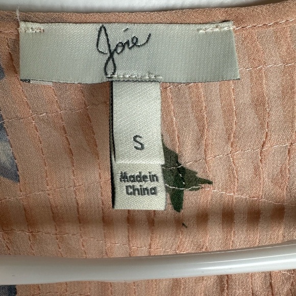 Joie Peach Floral Smocked Cottagecore Blouse size small v-neck 100% Silk Boho - Picture 4 of 6